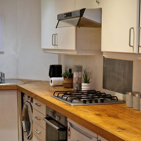 Lovely 1-Bed Apartment In London Exterior photo