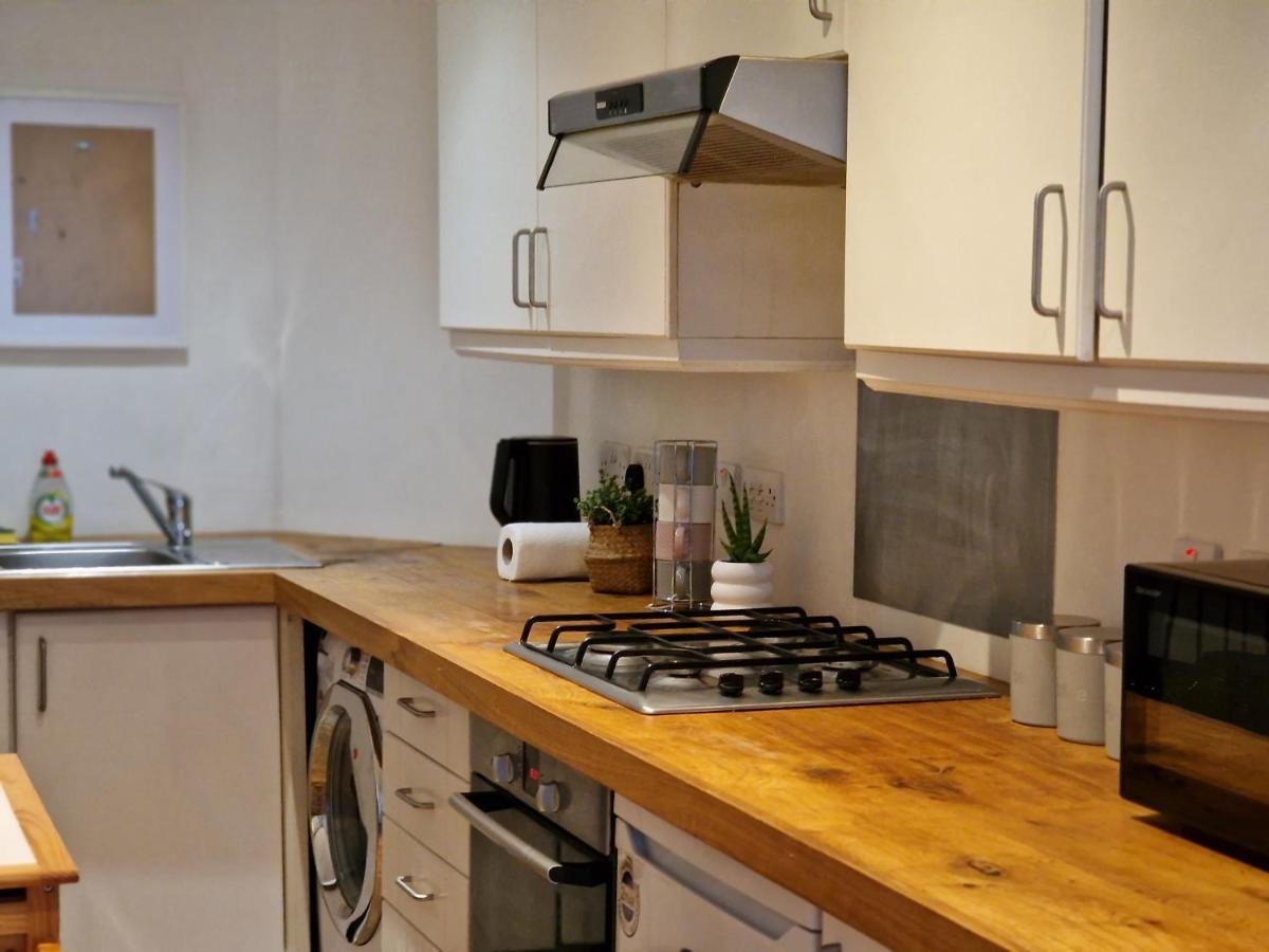 Lovely 1-Bed Apartment In London Exterior photo